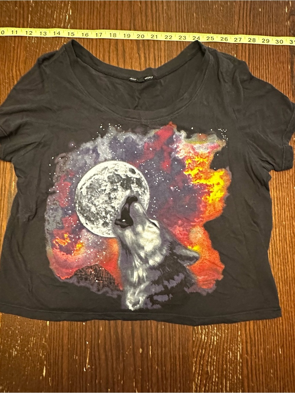 Truly Madly Deeply Black Wolf Howl Moon Graphic Crop Top